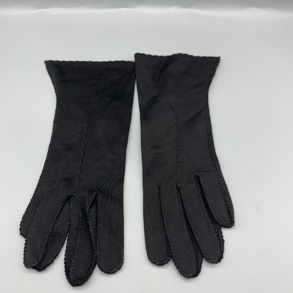 Vintage Ladies Wrist Length Black Fashion Gloves for Casual or Formal Wear
